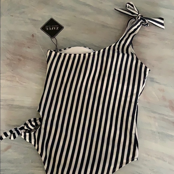 Striped Navy OnePiece - Picture 4 of 5